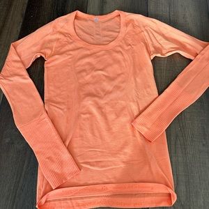 Lululemon size 6 Long sleeve